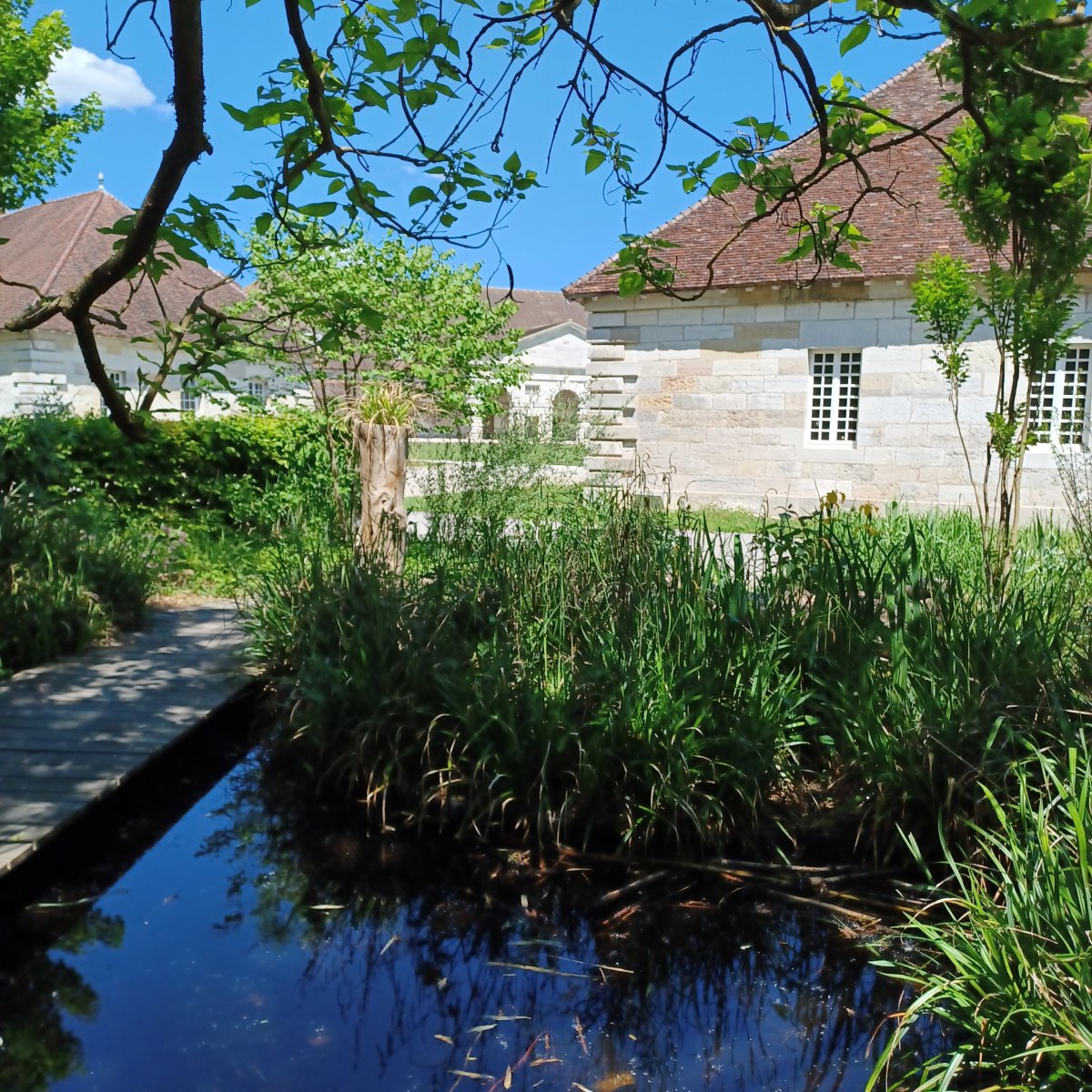 Photo des jardins de la Saline Royale d'Arc-et-Senans